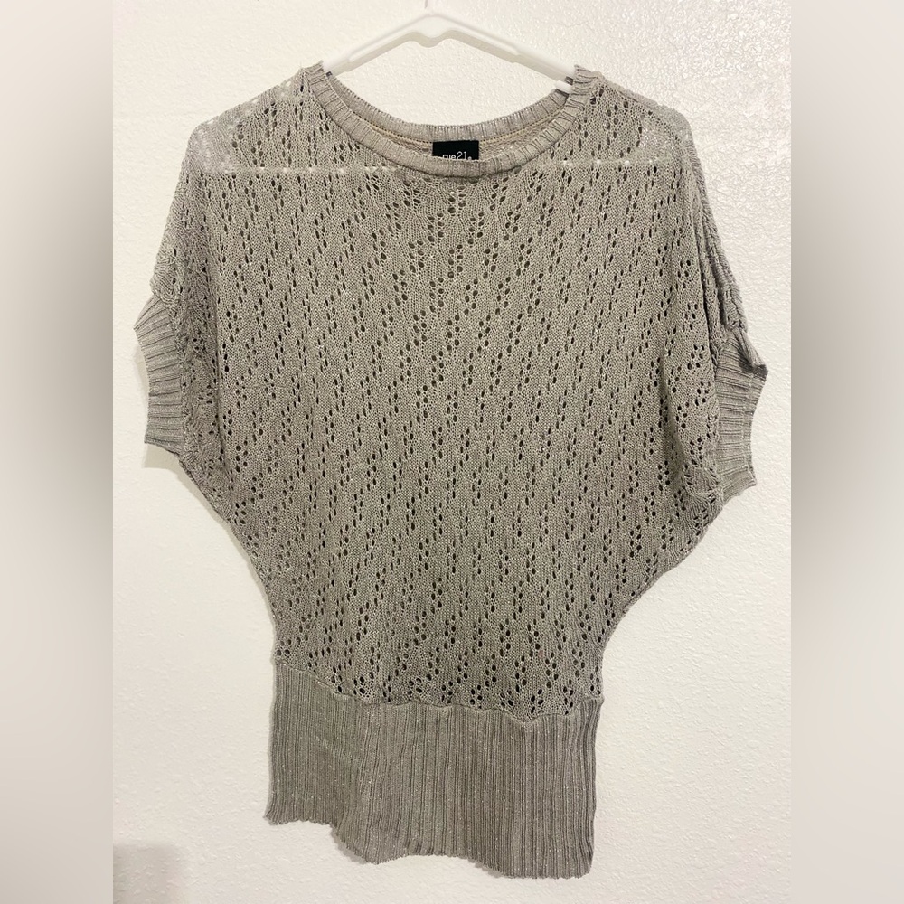Rue21 Gray Crew Neck Sweater with Open-Knit Design